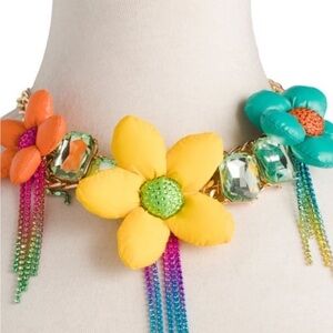 Brand new puffy flower Betsy Johnson necklace